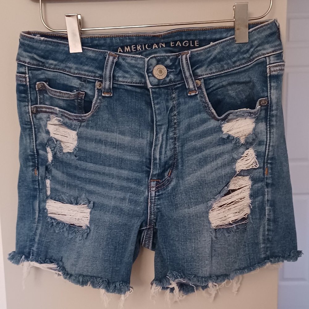 American Eagle Outfitters Distressed Denim Shorts Size 6